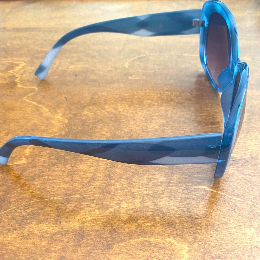 Oversized sunglasses - Picture 3 of 4